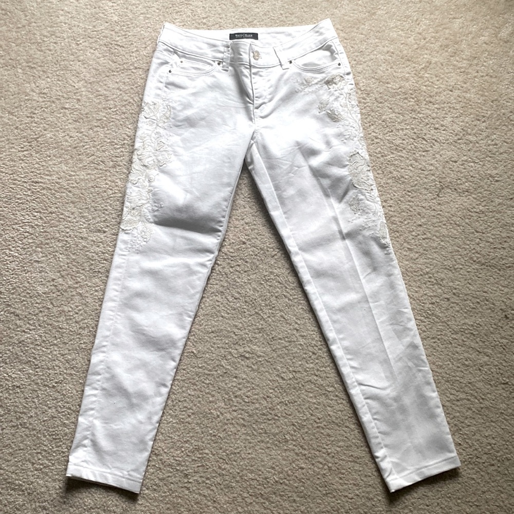 White House Black Market Embroidered Slim Ankle 0R